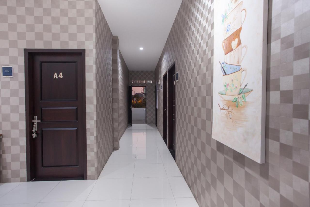 Reddoorz Near Universitas Wijaya Kusuma Surabaya Exterior photo